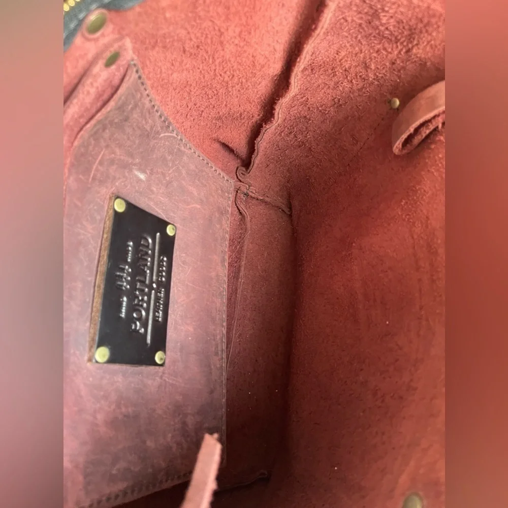 Portland  hand made Leather Medium Classic Tote in Cognac - Picture 9 of 13